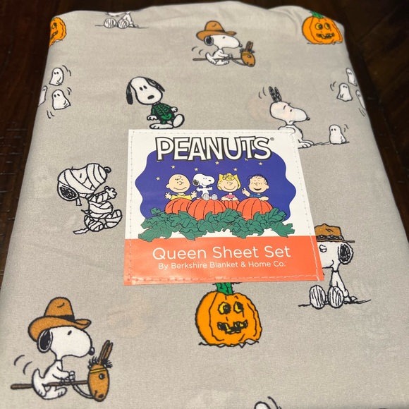Peanuts Snoopy Halloween Queen Size Sheet Set - Picture 1 of 2